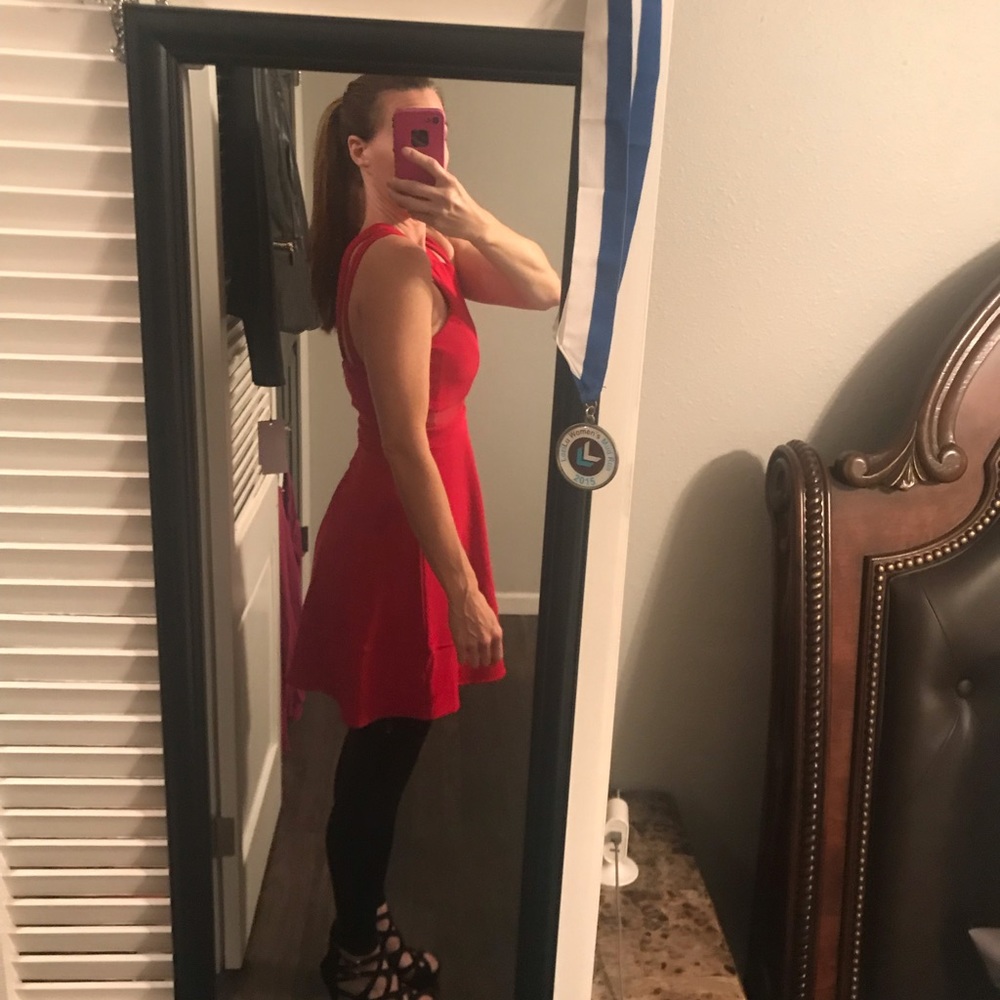 Red Dress - Picture 5 of 8